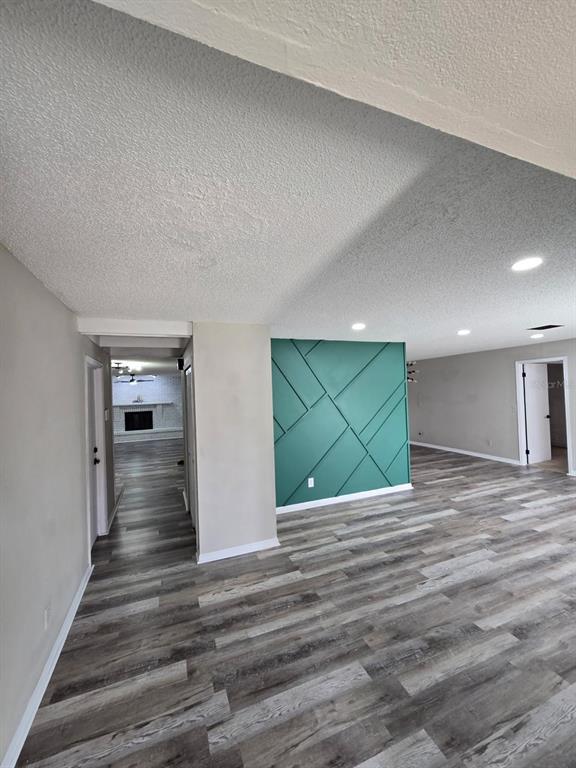 Foto del edificio - 1488 Elkcam Blvd