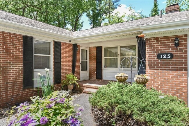 Foto del edificio - 125 Indian Cir