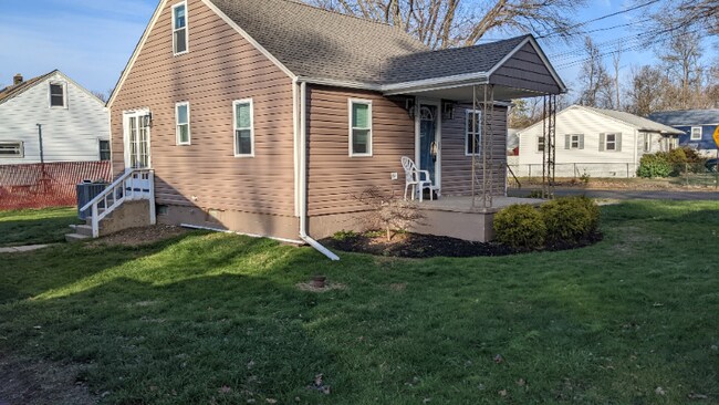 Foto del edificio - 2425 E Ave