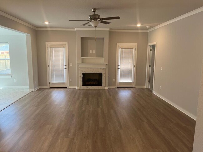 Building Photo - 350 Emerald Woods Run