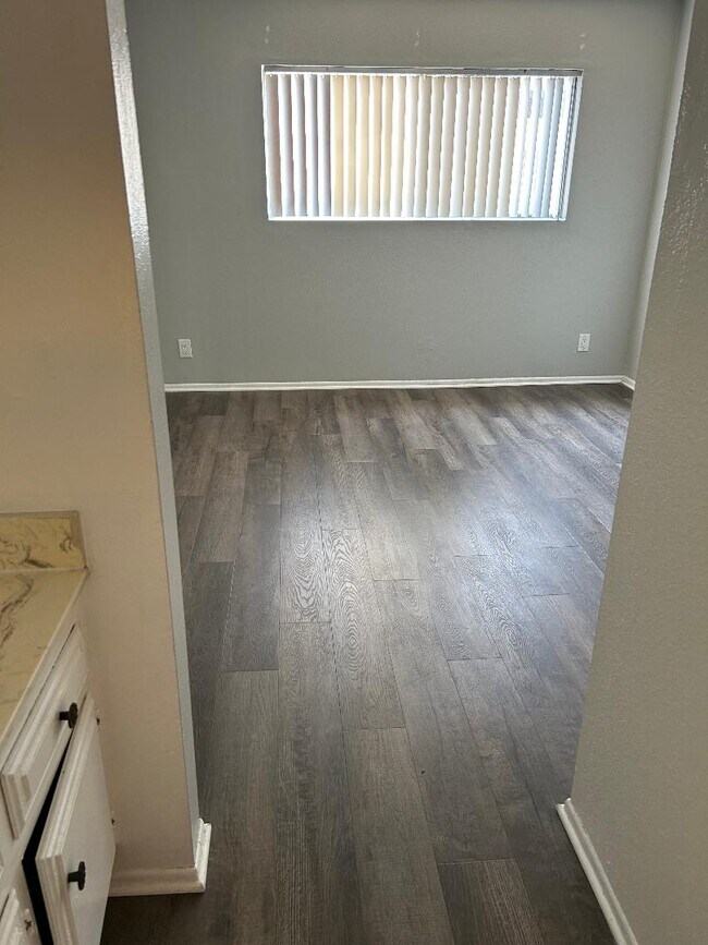 Foto del edificio - 5928 Whitsett Ave