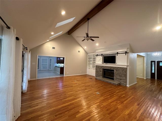Foto del edificio - 1000 Raven Bend Ct