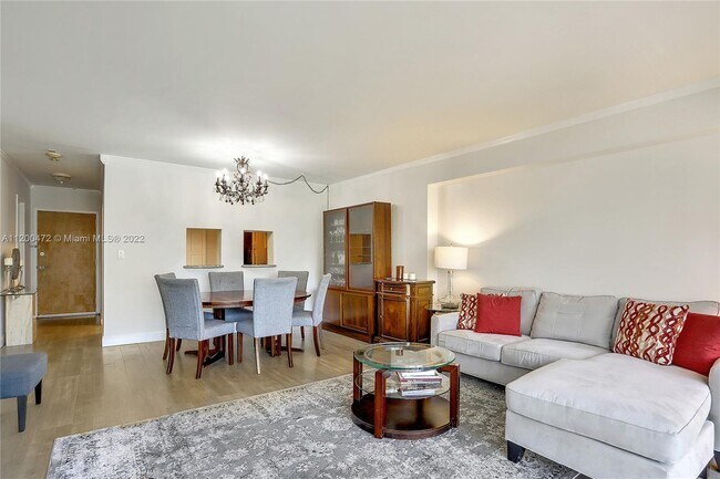 Building Photo - 575 Crandon Blvd