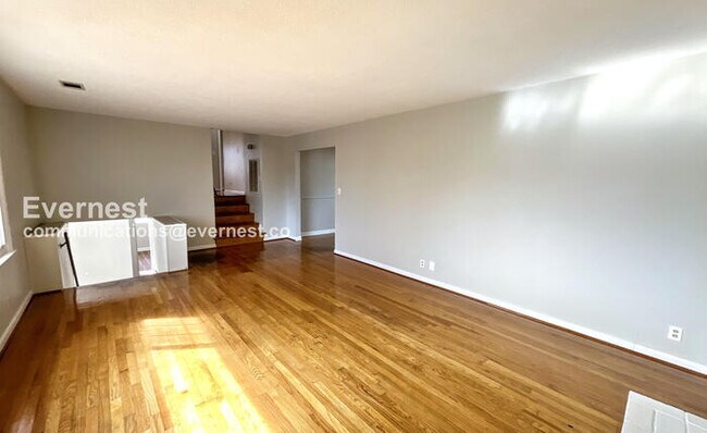 Foto del edificio - 1307 Brockton Dr