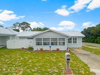 Foto principal - 17842 Lynn St