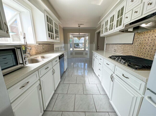 Building Photo - 4506 S Flamingo Dr
