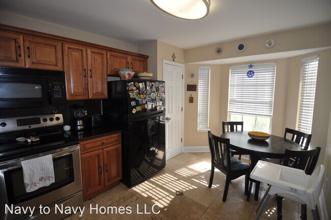 Building Photo - 1742 Chandelier Cir E
