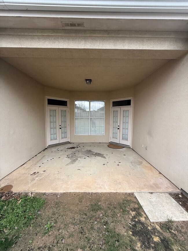 Foto del edificio - ** 4 Bed 3 Bath located in Deer Creek ** Call our self showing number to schedule a tour 334-366-...