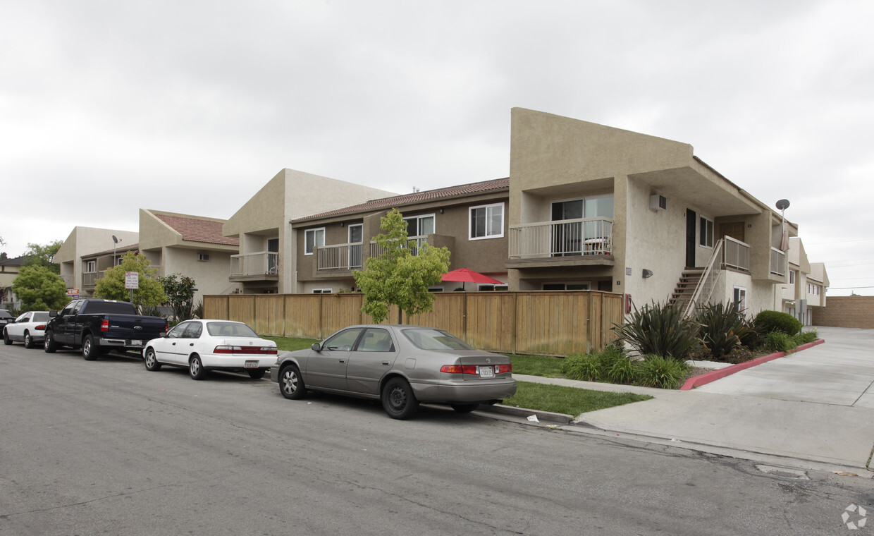 Primary Photo - Park Larson Condominiums