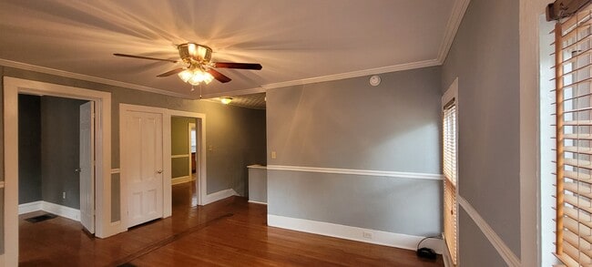 Living Room - 527 W Water St