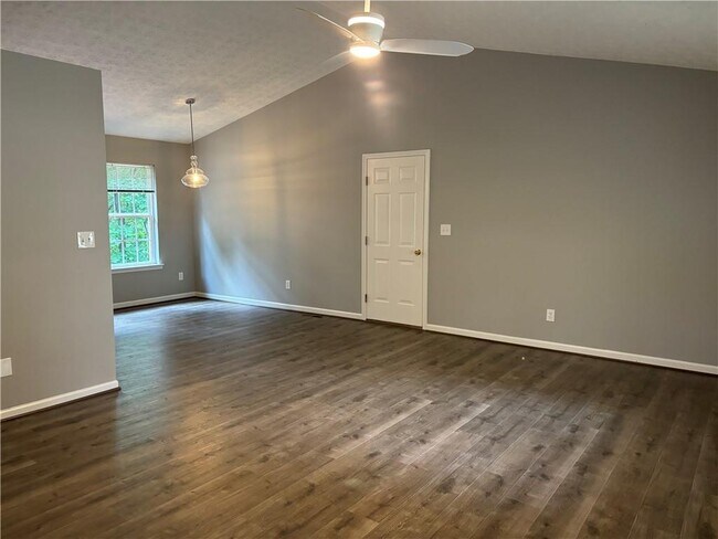 Building Photo - 51 Red Top Cir SE