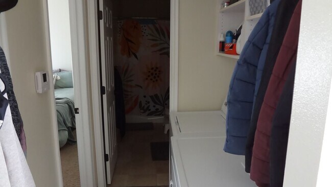 Building Photo - Great One Bedroom near Provo Rec Center, U...