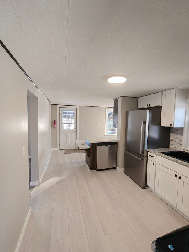 Foto del edificio - 1335 E Main St