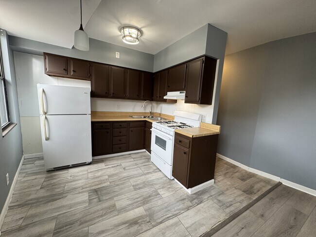 Foto del edificio - 2905 Glenmore Ave