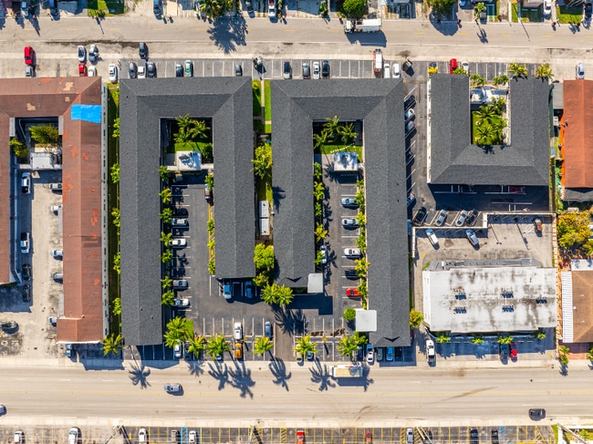 Foto del edificio - 1310 W 29th St