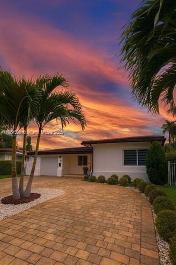 Photo - 146 Ponce De Leon Blvd #0 CORAL GABLES, FL 33134