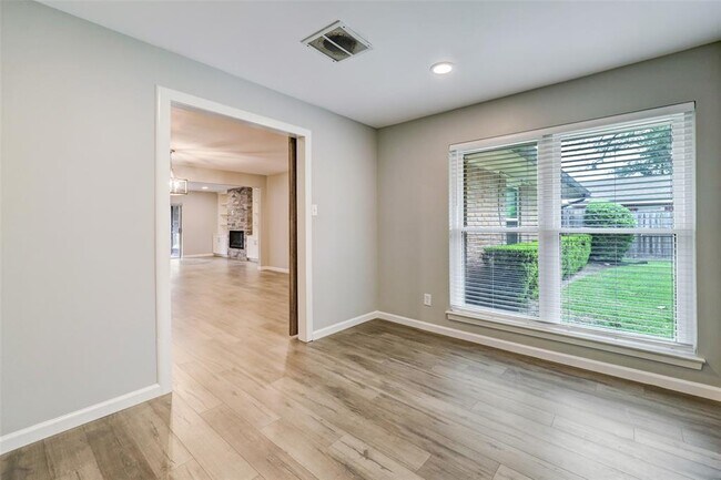 Foto del edificio - 9610 Meadowvale Dr