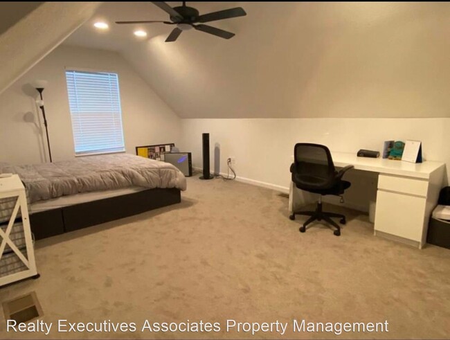 Building Photo - 4 br, 3 bath House - 7723 Lobetti Landing ...