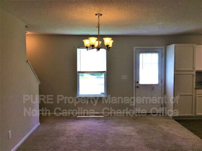 Building Photo - 3958 Damask Drive