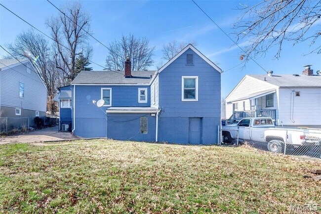 Building Photo - 5736 Gaylord Dr
