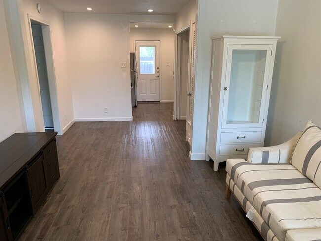 Foto del edificio - 4906 Hawk Cove