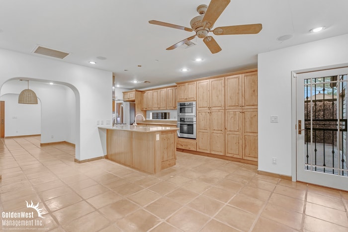 Primary Photo - Charming 3Bdm 2Ba Home with Gated Entry an...