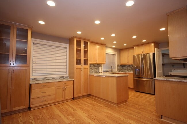 Building Photo - Cherokee Bay Home in Maple Valley