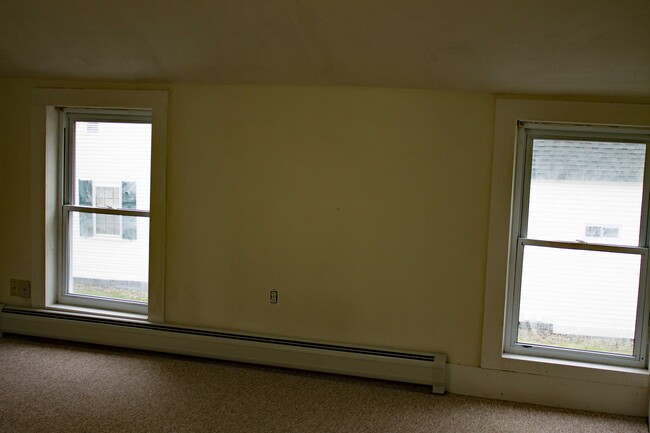 Bedroom - 44 S Village Rd