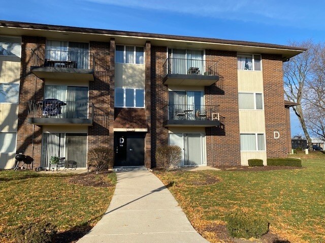 Foto del edificio - 5S100 Pebblewood Ln
