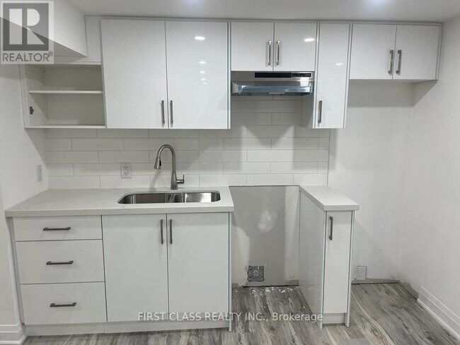 Building Photo - 17 Fisher Crescent
