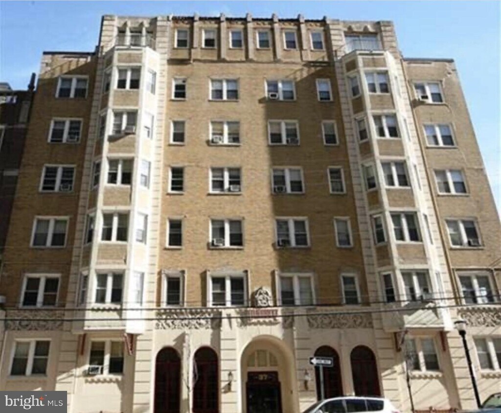 37 S Iowa Ave, Atlantic City, NJ 08401 Room for Rent in Atlantic City, NJ