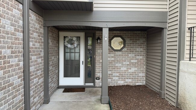 Building Photo - 385 Grissom Ct