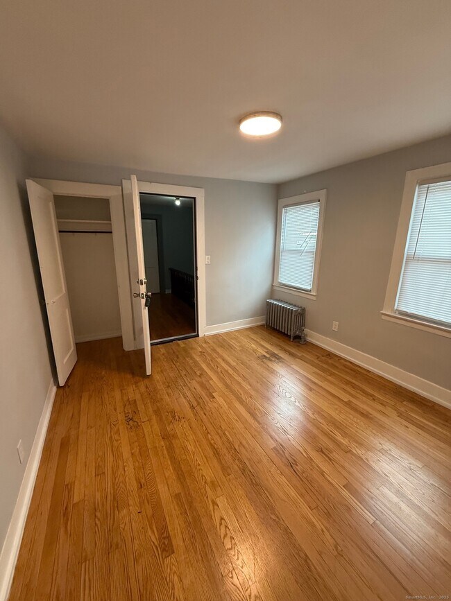 Building Photo - 45 S High St