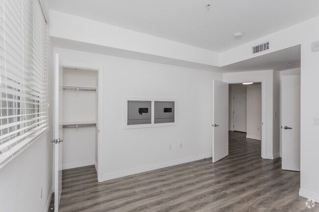 2BR, 2BA - Roberts Hall