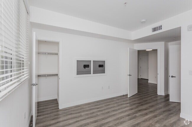 2HAB, 2BA - Roberts Hall
