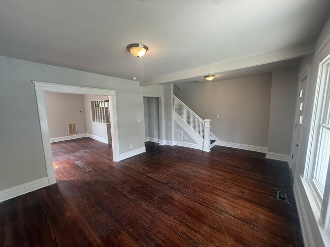 Building Photo - 3-bedroom 1 bath for rent