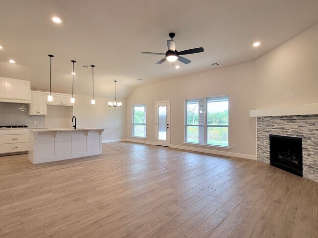 Building Photo - ASK ABOUT OUR MOVE-IN SPECIALS FOR THIS BR...