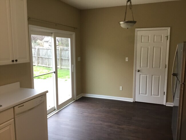 Foto del edificio - 204 Ber Creek Dr