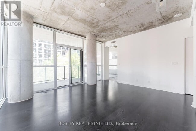 Building Photo - 478-478 King St W