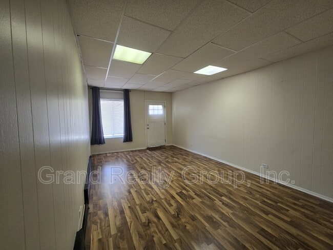 Building Photo - 137 Cedar Ave Ave