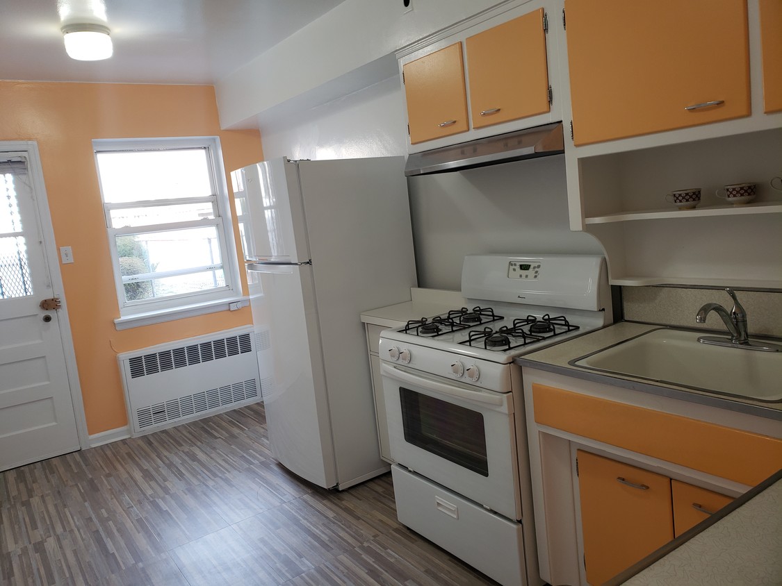 Primary Photo - 23 Lancaster Ave