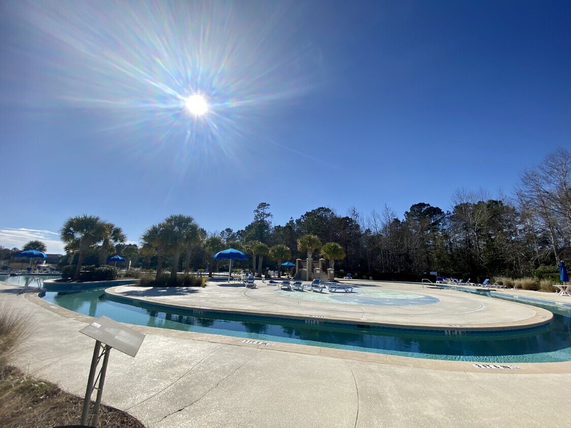 15 Bahr Mill Ln, Bluffton, SC 29909 Room for Rent in Bluffton, SC