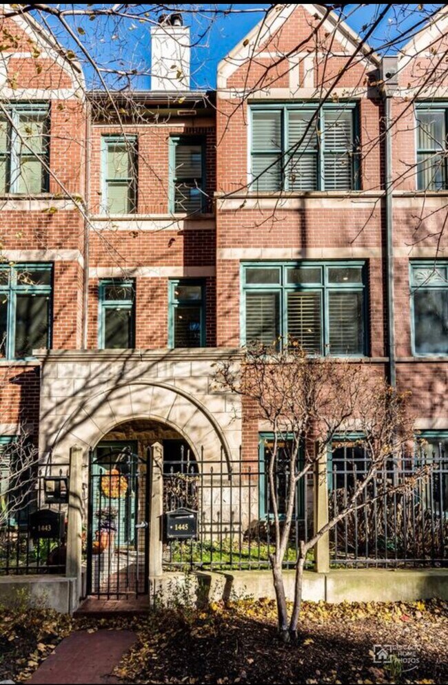 Foto del edificio - 1445 S Indiana Ave