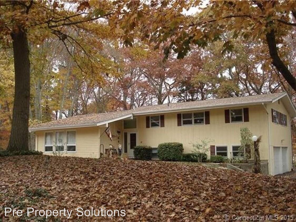 12 Boxwood Ln, Norwich, CT 06360 House Rental in Norwich, CT