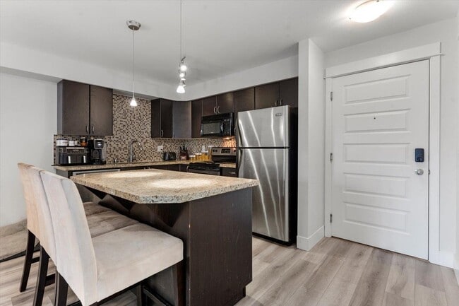 Photo du bâtiment - 251 Park Dr