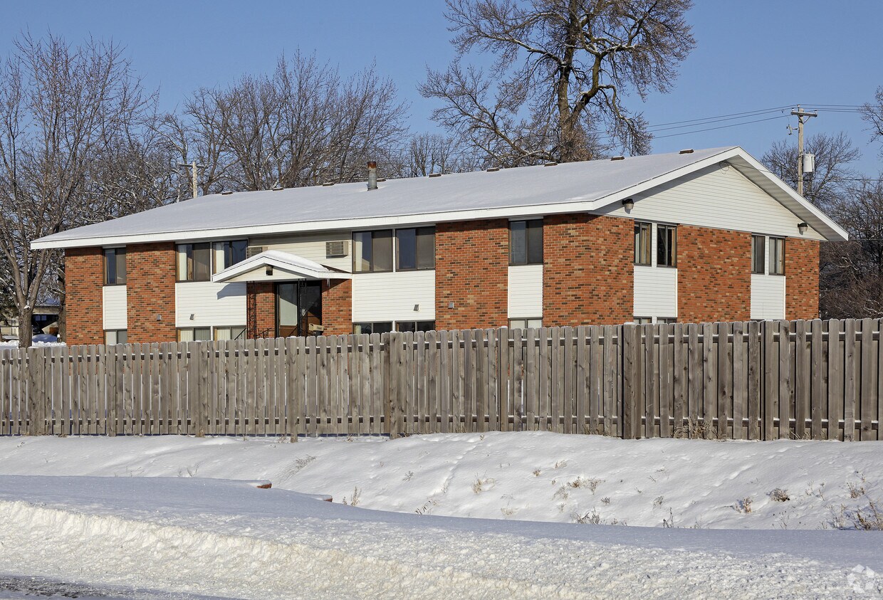 30 Maple St NE, Waite Park, MN 56387 Apartments in Waite Park, MN