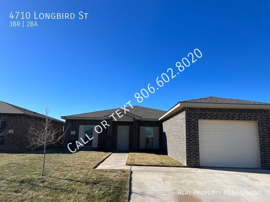 Primary Photo - Beautiful spacious 3 bed 2 bath home with ...