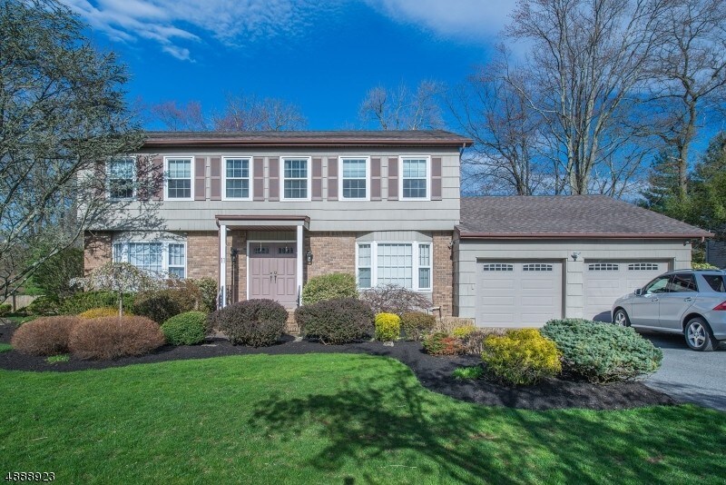 Primary Photo - 11 Torbet Dr