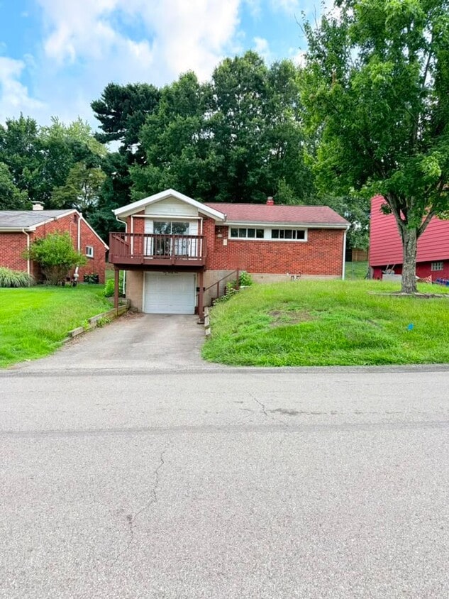 Newly remodeled 3-bedroom, 1.5-bath home featuring granite countertops, central A/C, and a partia... - Newly remodeled 3-bedroom, 1.5-bath home featuring granite countertops, central A/C, and a partia...