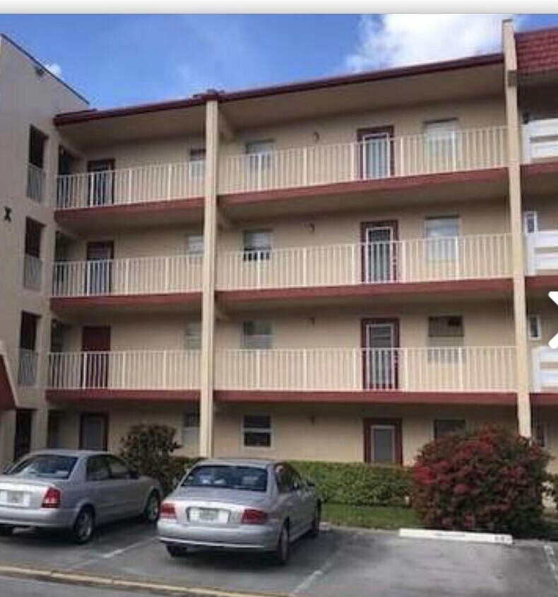 1005 Country Club Dr Unit 408, Margate, FL 33063 Condo for Rent in Margate, FL